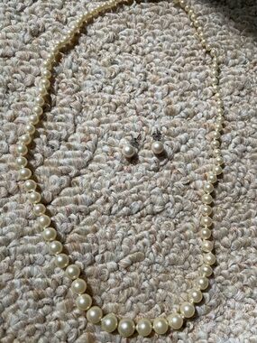 Classic Pearl Necklace and Stud Earrings Set - Cream Pearls
